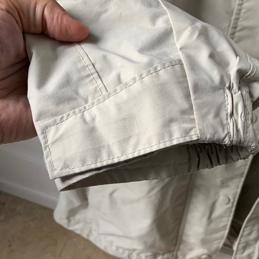 Sorel woman’s Blue and Cream Raincoat - Picture 8 of 14